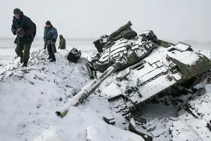 120 quân nhân Ukraine buông súng đầu hàng