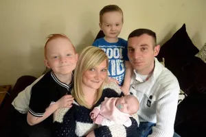 Cảm động câu chuyện em bé sinh ra 'không có mắt'