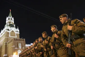 Quân đội và vũ khí Nga rầm rộ diễn tập duyệt binh