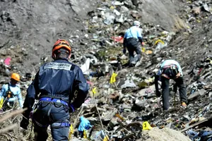 Cơ phó Germanwings 'thực hành tự sát' trước khi máy bay rơi