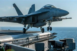 Máy bay quân sự Mỹ rơi tại Vịnh Ba Tư