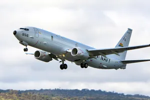 Báo Trung Quốc đòi bắn rơi máy bay Úc trên Biển Đông