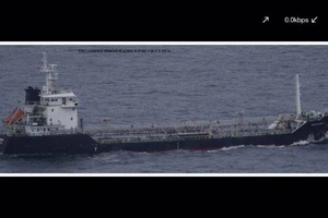 Malaysia truy đuổi, cướp biển bỏ tàu dầu chạy trốn