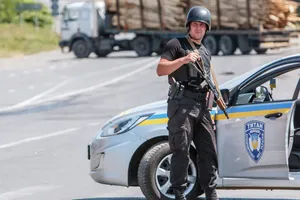 Kiev mang xe thiết giáp đối đầu với phe cánh hữu