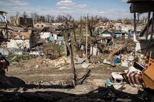 Tiếp tục đấu pháo ở Ukraine, đe dọa dân thường