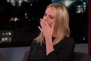 Nữ minh tinh mời Tổng thống Obama đi xem … thoát y