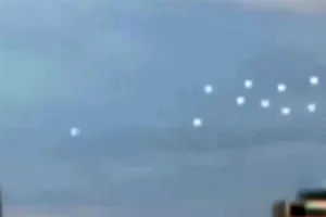 Phát hiện 'đàn' vật thể bay bí ẩn tại Nhật Bản