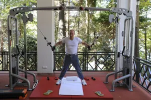 Cuối tuần sôi động: Tổng thống Nga Putin tập gym, xem võ