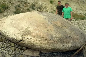 Phát hiện đĩa bay UFO một triệu năm tuổi?