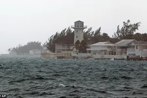 Tàu Mỹ mất tích tại ‘tam giác quỷ’ vì siêu bão Joaquin