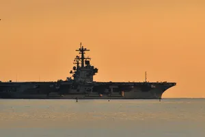 Lính hải quân Mỹ cùng vợ bán ma túy trên tàu sân bay