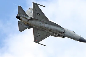 Trung Quốc ký thỏa thuận bán 'Thần sấm châu Á'