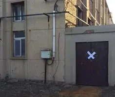 Dân Trung Quốc hoảng sợ vì nước máy có màu xanh dạ quang