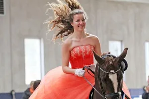 Ảnh: Cuộc sống của nữ tỉ phú xinh đẹp trẻ nhất thế giới