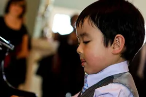  ‘Vua hài’ Mỹ 'chết đứng' trước thần đồng piano gốc Việt