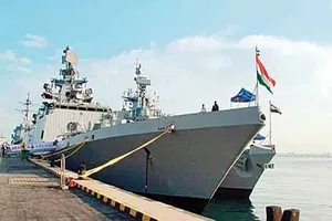 Tàu hải quân Ấn Độ đến biển Đông, cập cảng Philippines