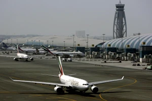 Chàng trai Trung Quốc trốn trong khoang hành lý bay tới Dubai