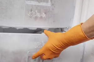 Mua tủ lạnh cũ, kinh hoàng phát hiện thi thể