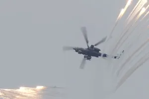 Mãn nhãn với máy bay, trực thăng quân sự Nga phô diễn tại Crimea