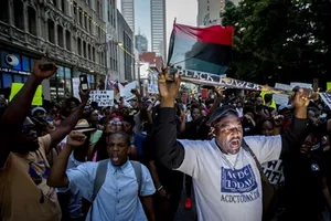 Hàng ngàn người Mỹ vẫn xuống đường phản đối cảnh sát