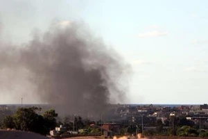 Máy bay Mỹ dập tơi tả căn cứ IS tại Lybia