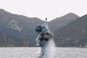 Tập Cận Bình vừa họp xong, Triều Tiên lập tức phóng 3 tên lửa