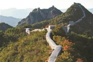 Vạn Lý Trường Thành bị san phẳng lì bằng xi măng