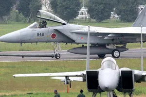 Nhật Bản đáp trả Trung Quốc, dàn trận máy bay chiến đấu