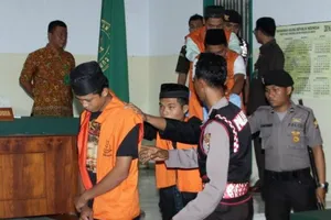 Indonesia chính thức cho ‘thiến’ kẻ hiếp dâm trẻ em