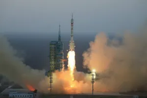 Phóng vệ tinh Thần châu 11, Trung Quốc tham vọng gì?