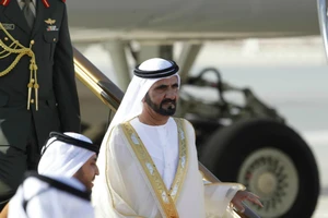 Quốc vương Dubai điều máy bay riêng đi cứu trợ