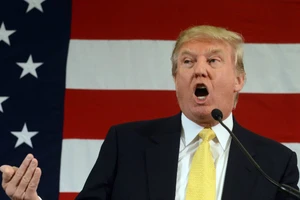 Ông Trump và cố vấn chỉnh lại một loạt cam kết tranh cử