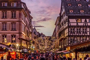 Phá âm mưu khủng bố Paris trước thềm Giáng sinh