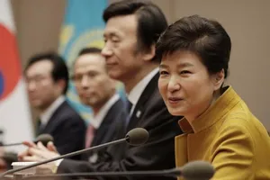 Tổng thống Hàn Quốc nhất quyết không chịu thẩm vấn