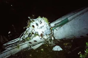 Hình ảnh hiện trường máy bay rơi chở đội bóng Brazil