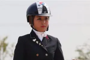 Hàn Quốc phát lệnh bắt con gái của bạn thân tổng thống