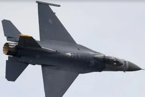 Máy bay Mỹ tập luyện, ném bom nhầm nhân viên giám sát