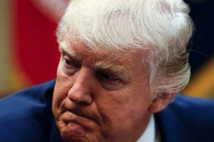 Ông Trump ‘rỗng túi’ để xây bức tường biên giới Mexico