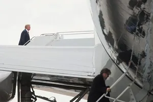 Ông Trump tranh cãi dữ dội với trưởng cố vấn chiến lược