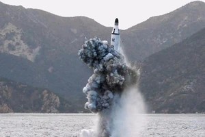 Triều Tiên lại phóng thử tên lửa về phía biển Nhật Bản