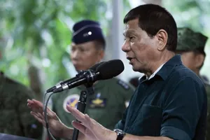Ông Duterte sẵn sàng trả lương để phiến quân đánh IS