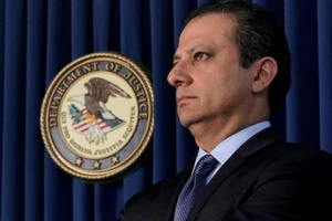 Ông Trump 3 lần gọi điện 'bất thường' cho công tố viên