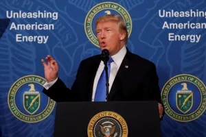 Ông Trump đe dọa 'lá bài tẩy' của Nga