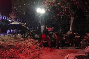 Động đất rung chuyển Hy Lạp, báo động sóng thần