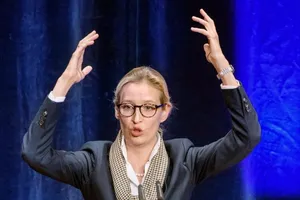 Thủ lĩnh cực hữu Đức muốn như 'Bà đầm thép'