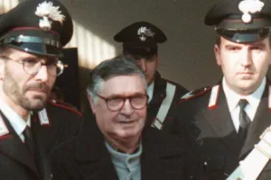 Trùm mafia biến đường phố Ý thành chiến địa