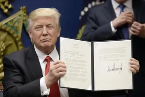 Tổng thống Trump thắng lớn tại Tòa án Tối cao