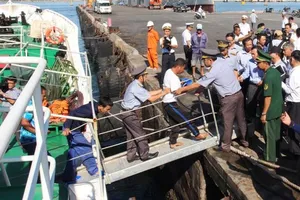 41 ngư dân tàu bị chìm ở Trường Sa đang về nhà