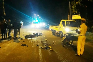 Hai xe máy đối đầu khiến cụ ông tử vong