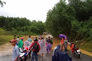 Quảng Ngãi: 1 người mất tích, 12 người bị thương do bão số 5